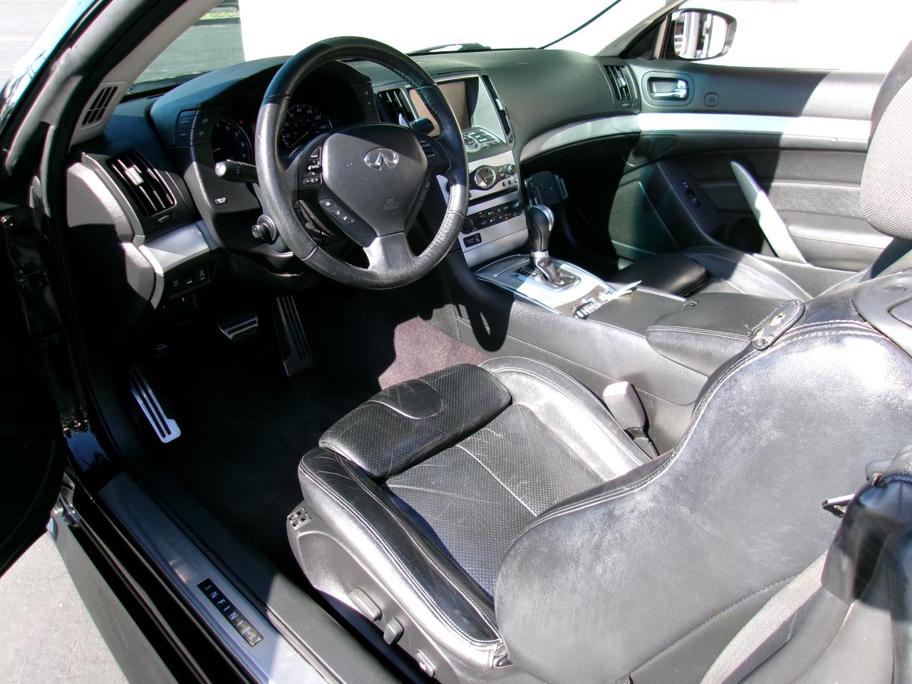 Infiniti G Convertible  2010