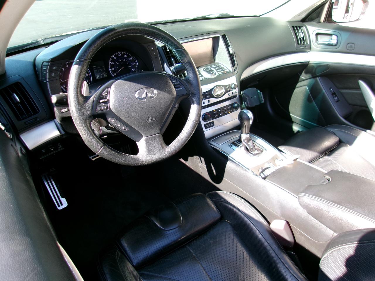 Infiniti G Convertible  2010