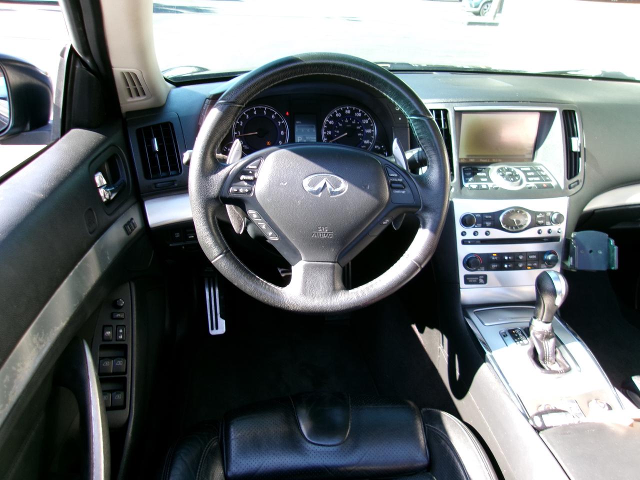 Infiniti G Convertible  2010