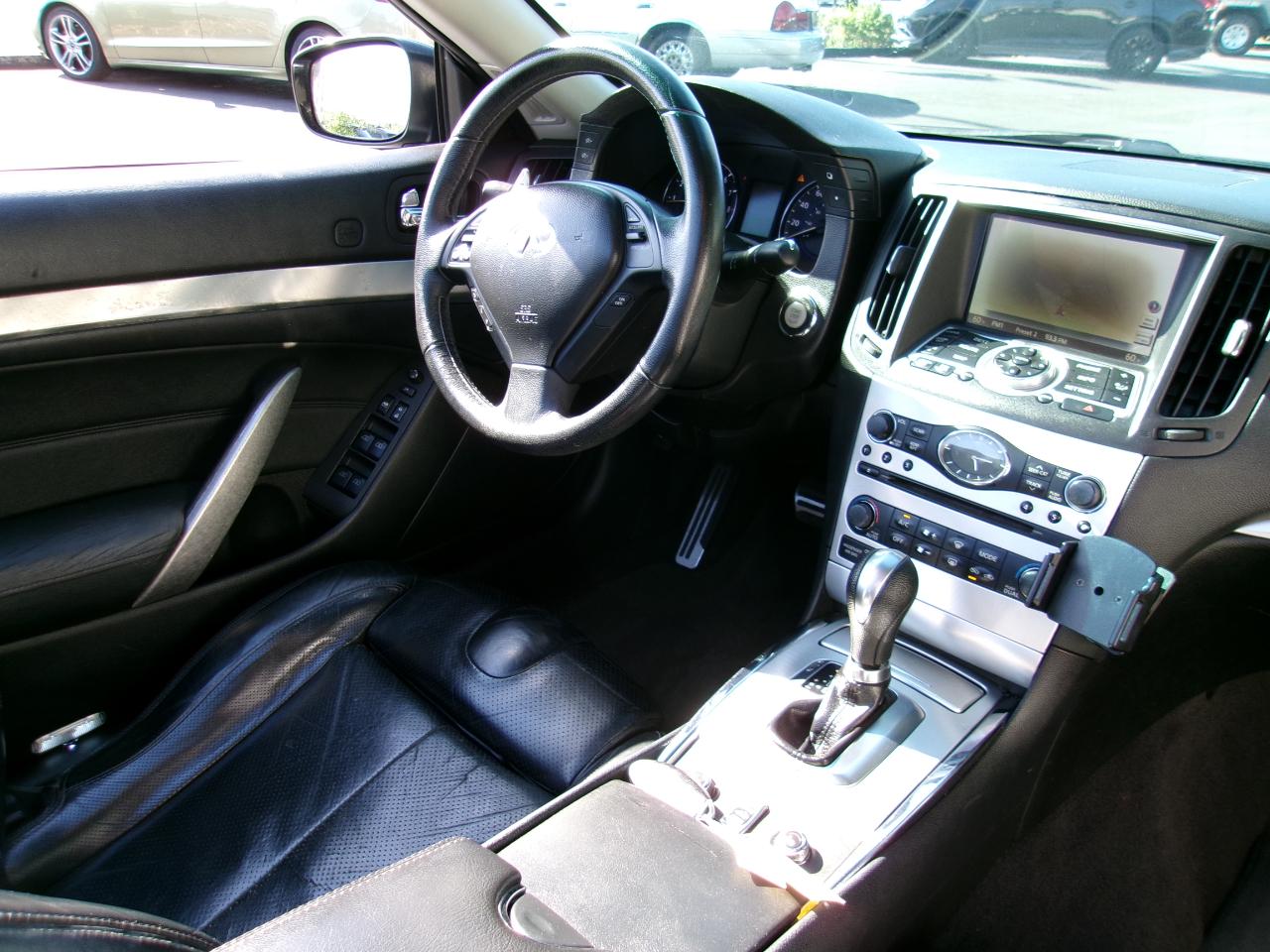 Infiniti G Convertible  2010