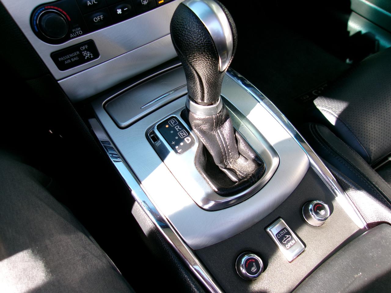 Infiniti G Convertible  2010