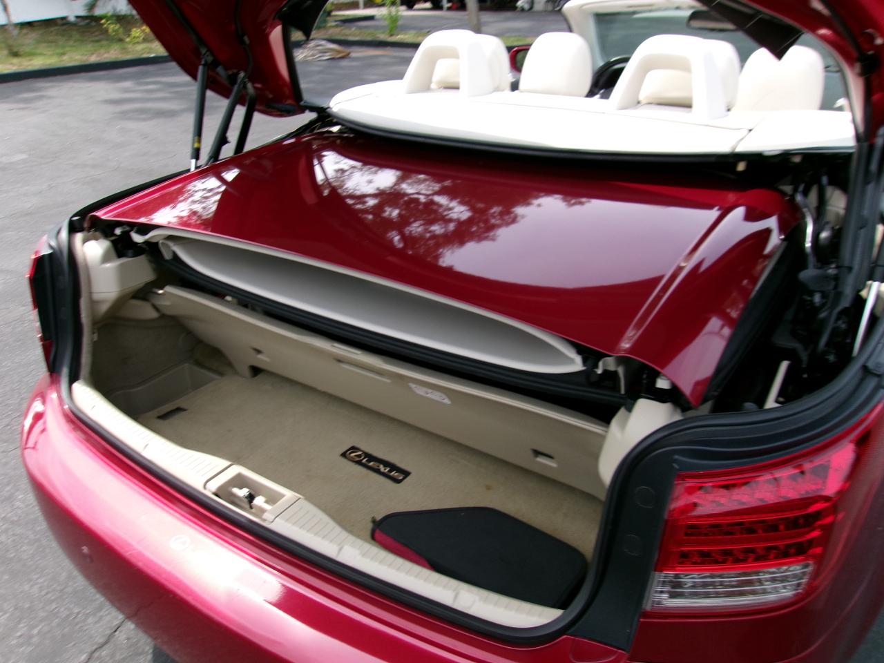 Lexus IS C IS 350C 2010