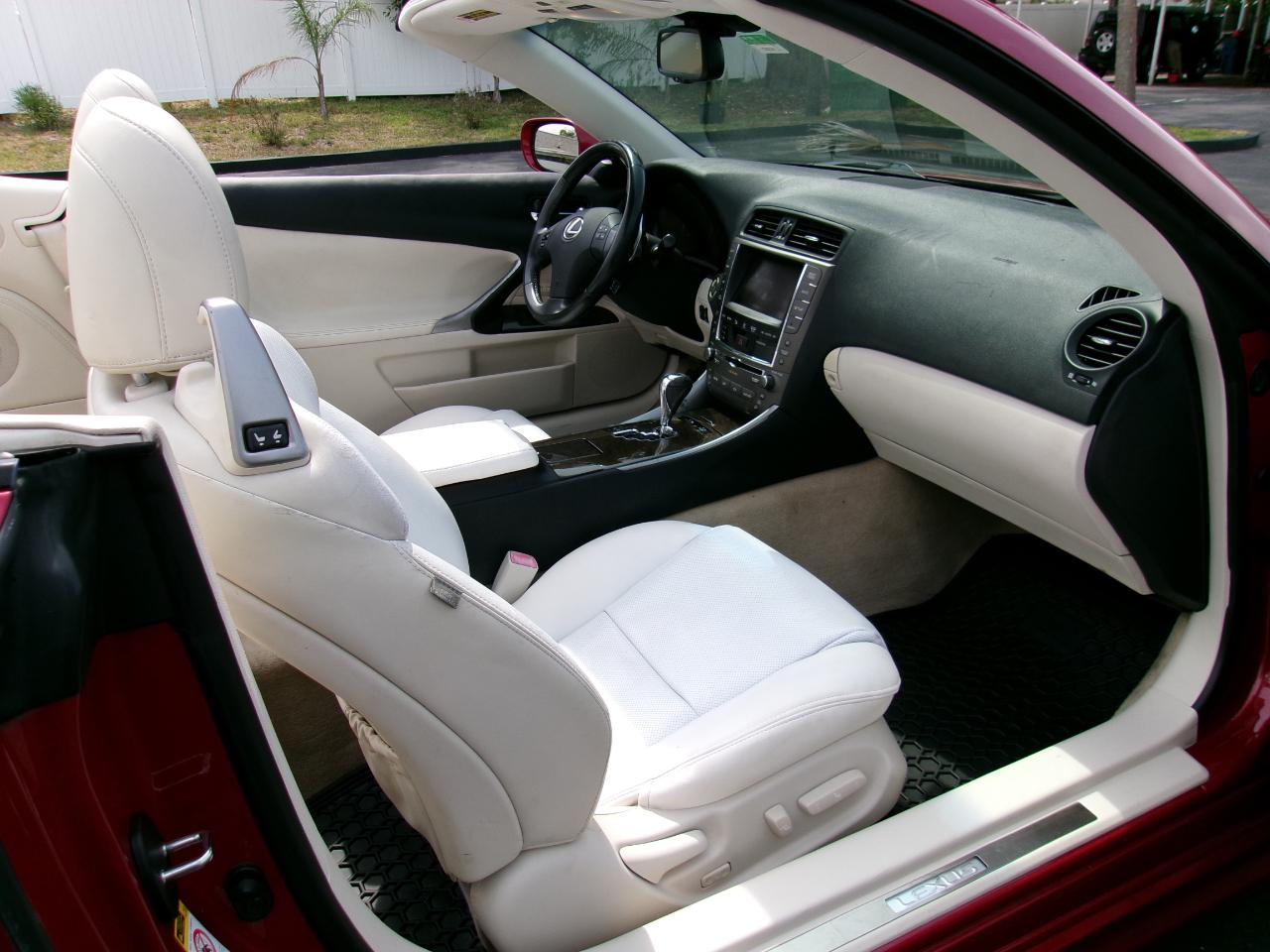 Lexus IS C IS 350C 2010
