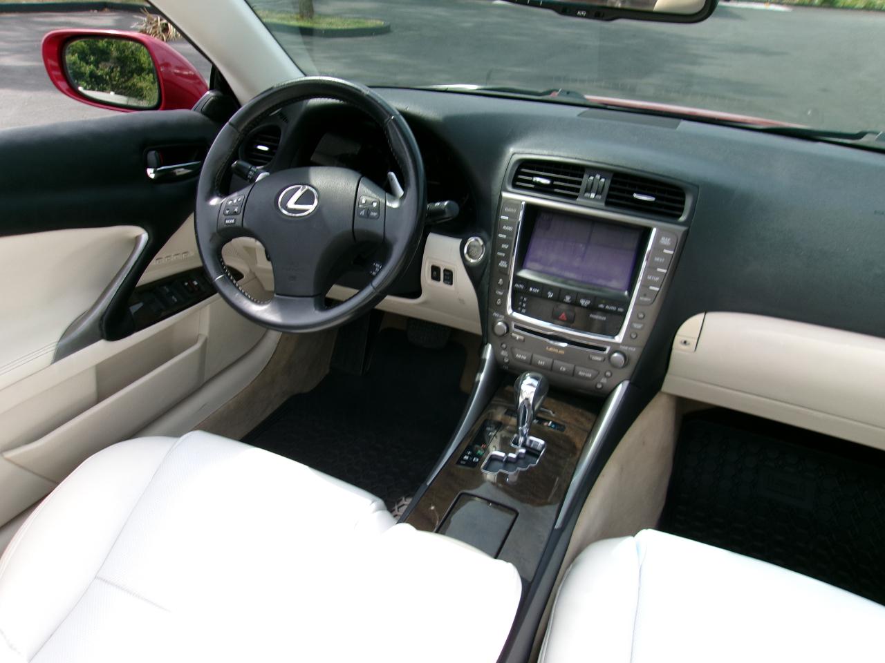 Lexus IS C IS 350C 2010