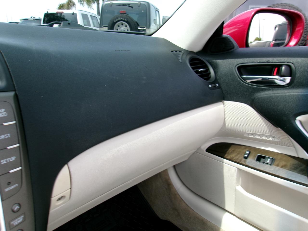 Lexus IS C IS 350C 2010