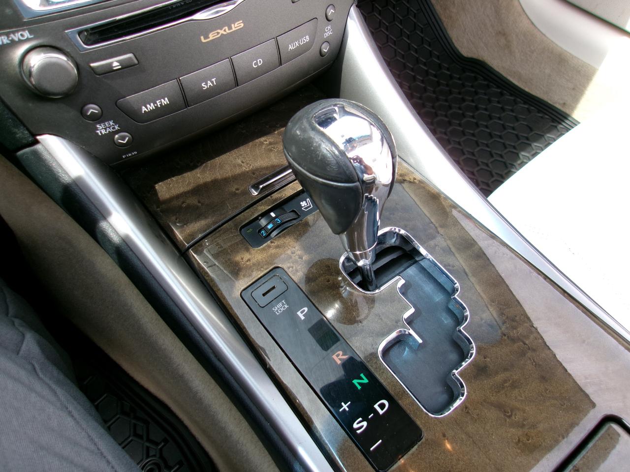 Lexus IS C IS 350C 2010