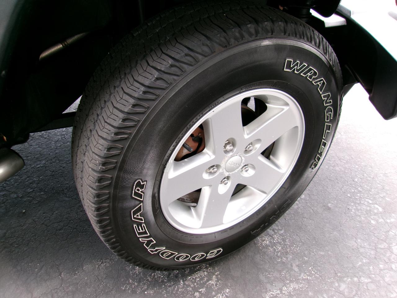 Jeep Wrangler Sport 4WD 2012