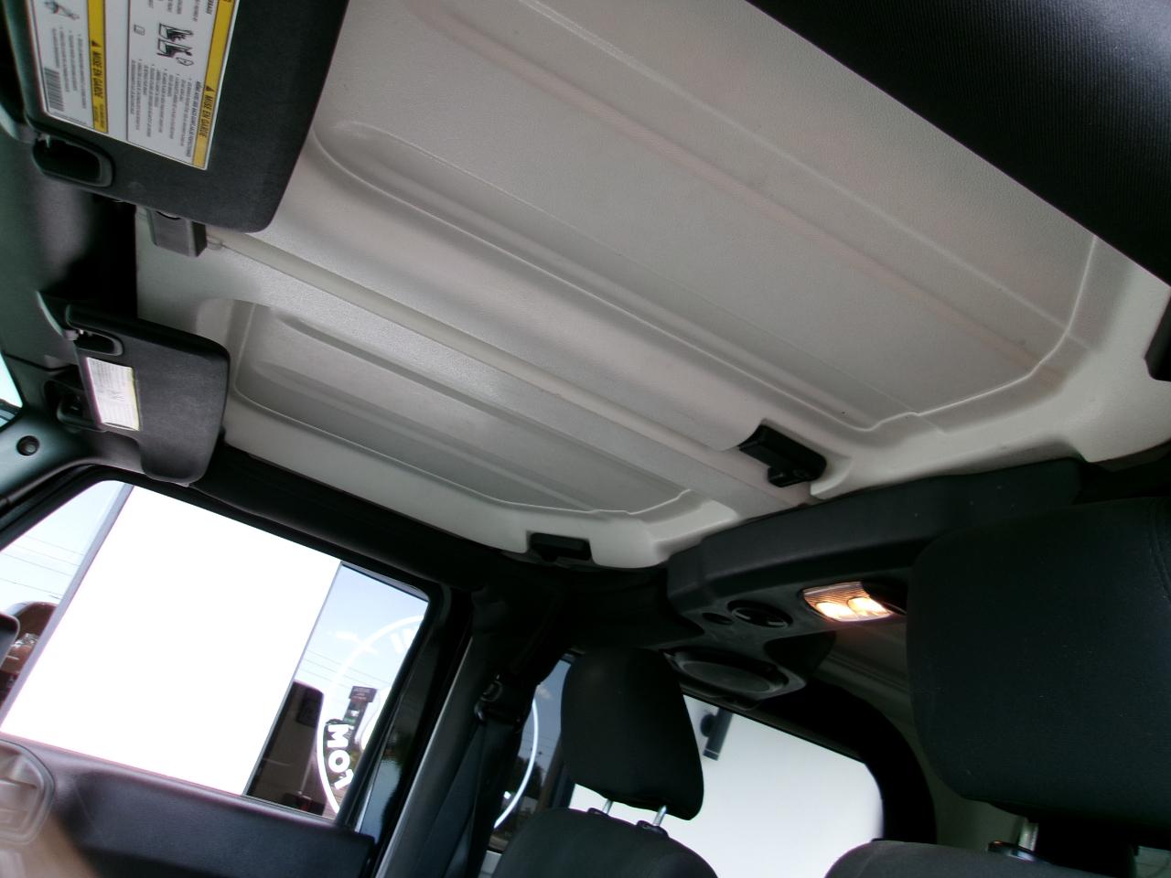 Jeep Wrangler Sport 4WD 2012