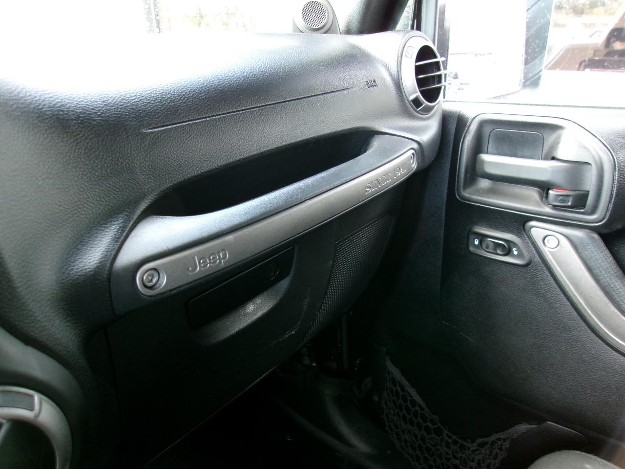 Jeep Wrangler Sport 4WD 2012