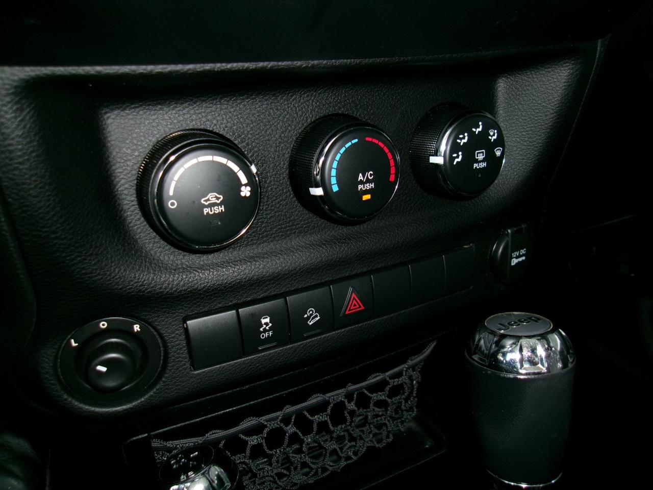 Jeep Wrangler Sport 4WD 2012