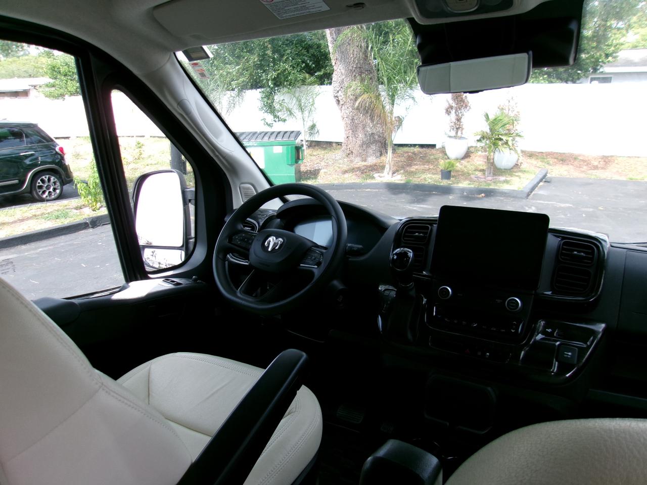 Winnebago Travato  2023