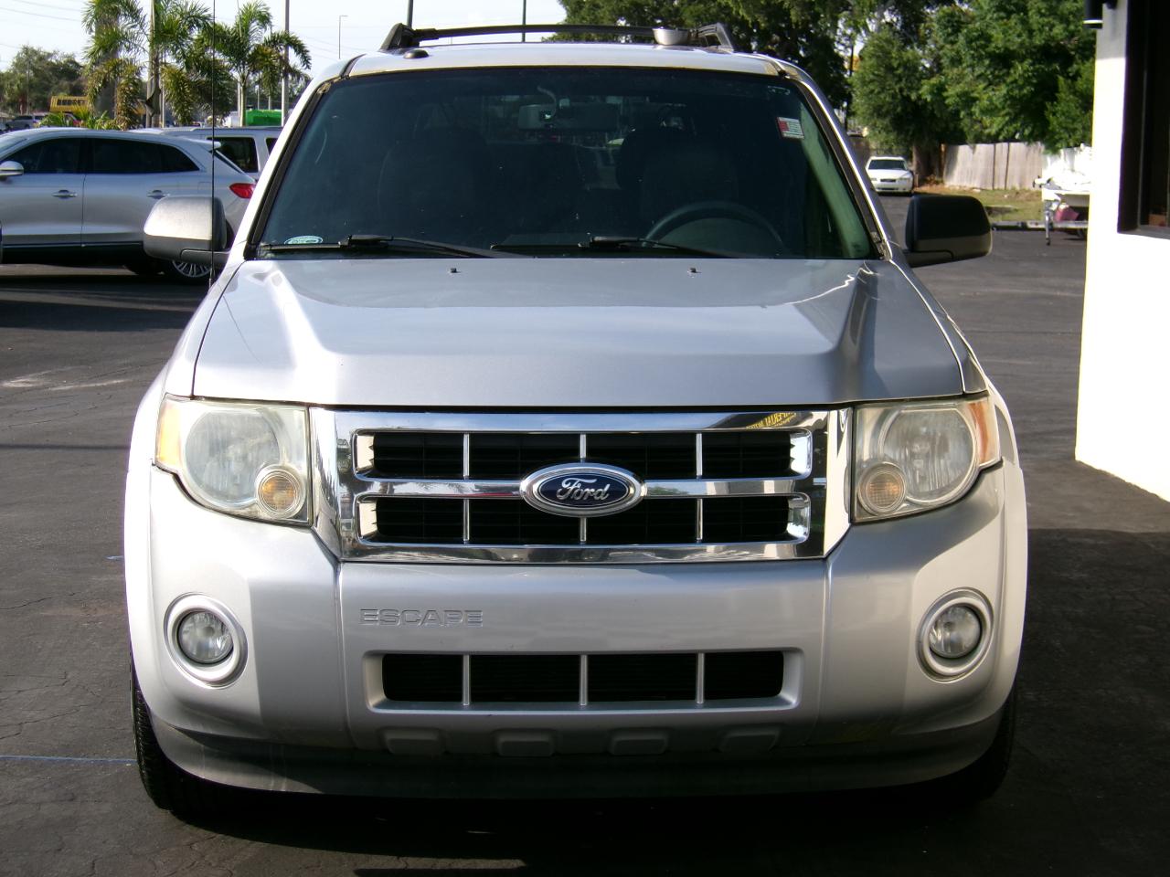 Ford Escape XLT FWD 2010