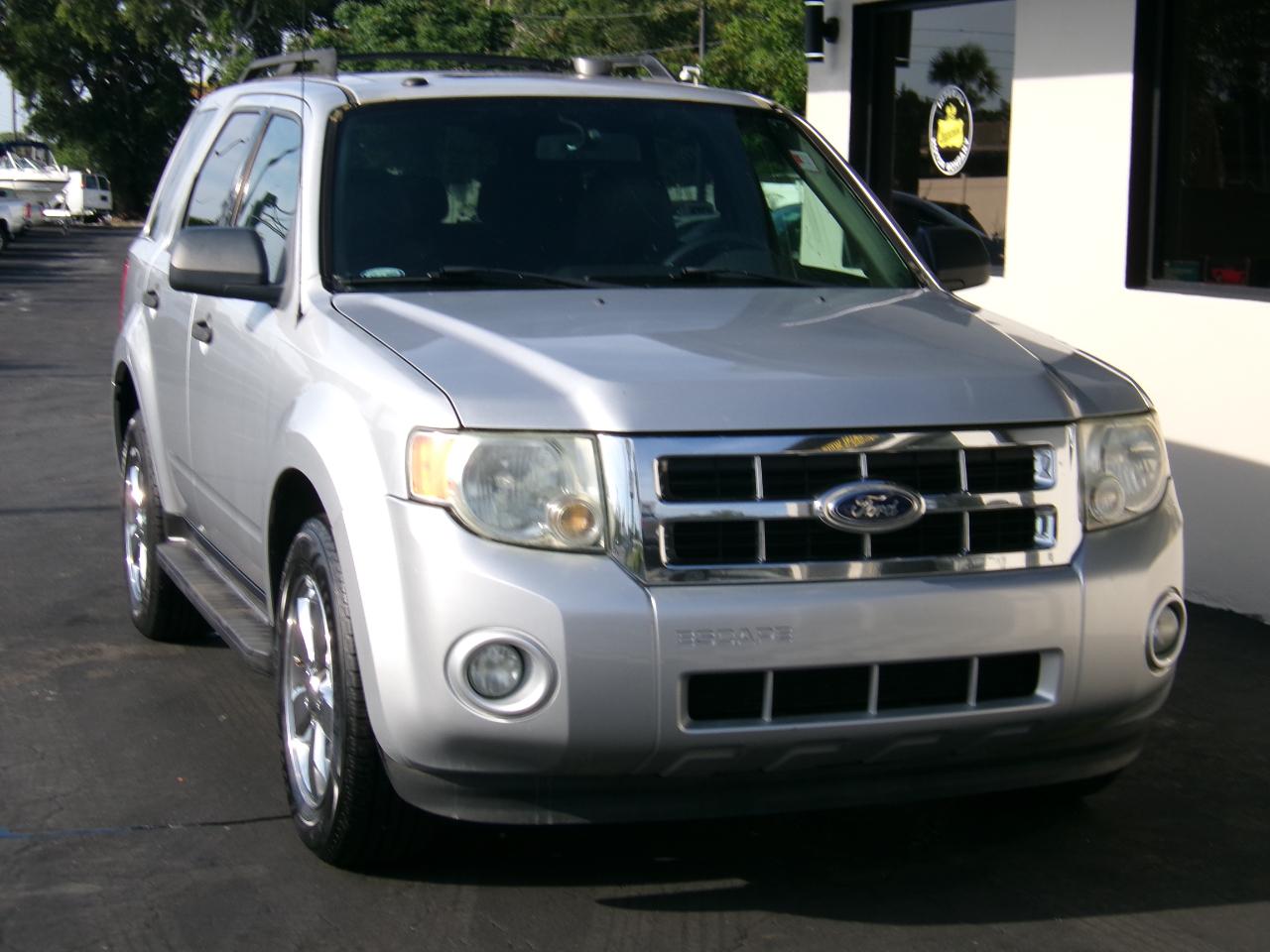 Ford Escape XLT FWD 2010