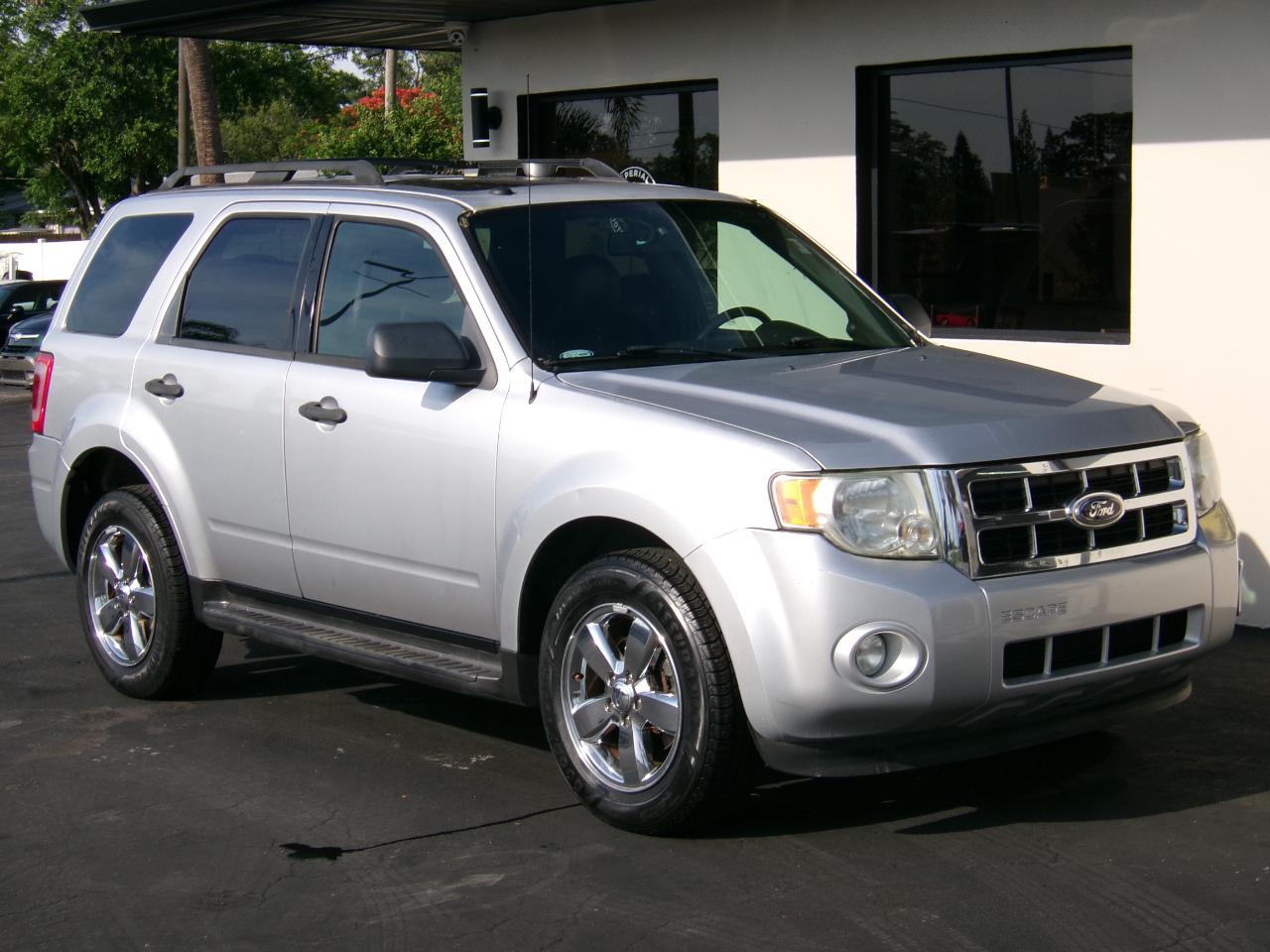 Ford Escape XLT FWD 2010