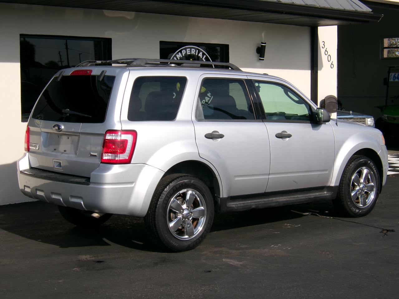 Ford Escape XLT FWD 2010