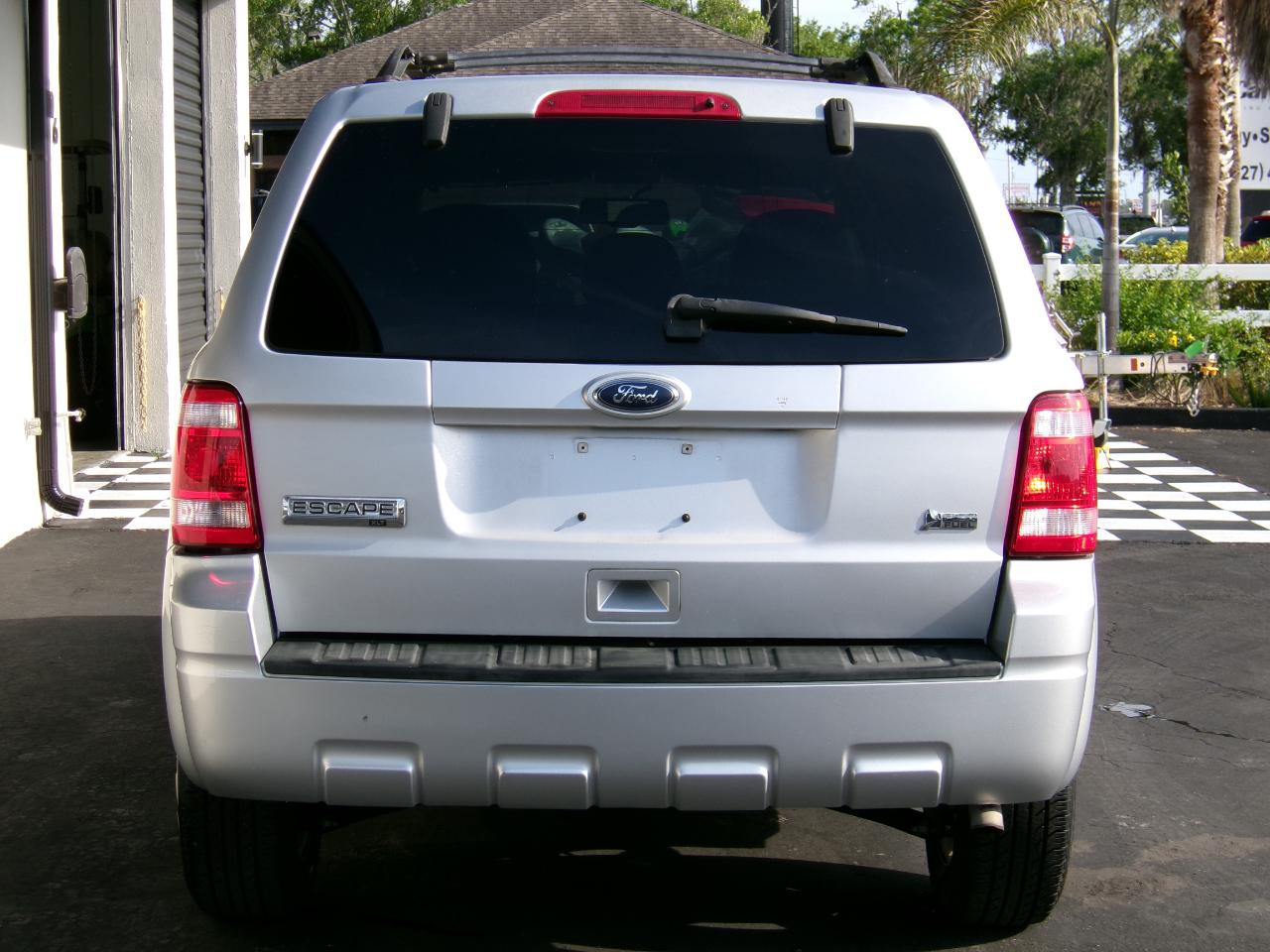 Ford Escape XLT FWD 2010