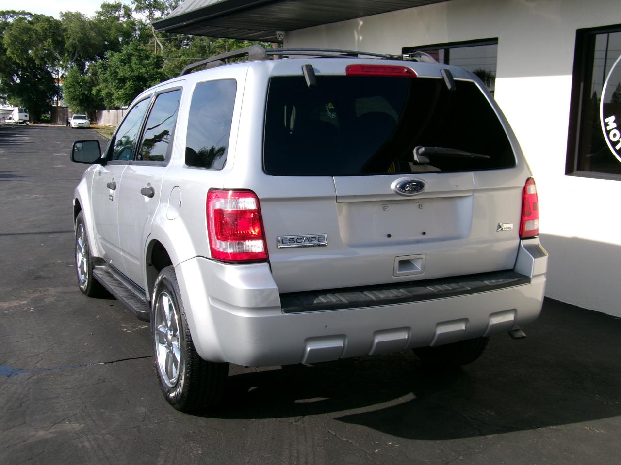 Ford Escape XLT FWD 2010