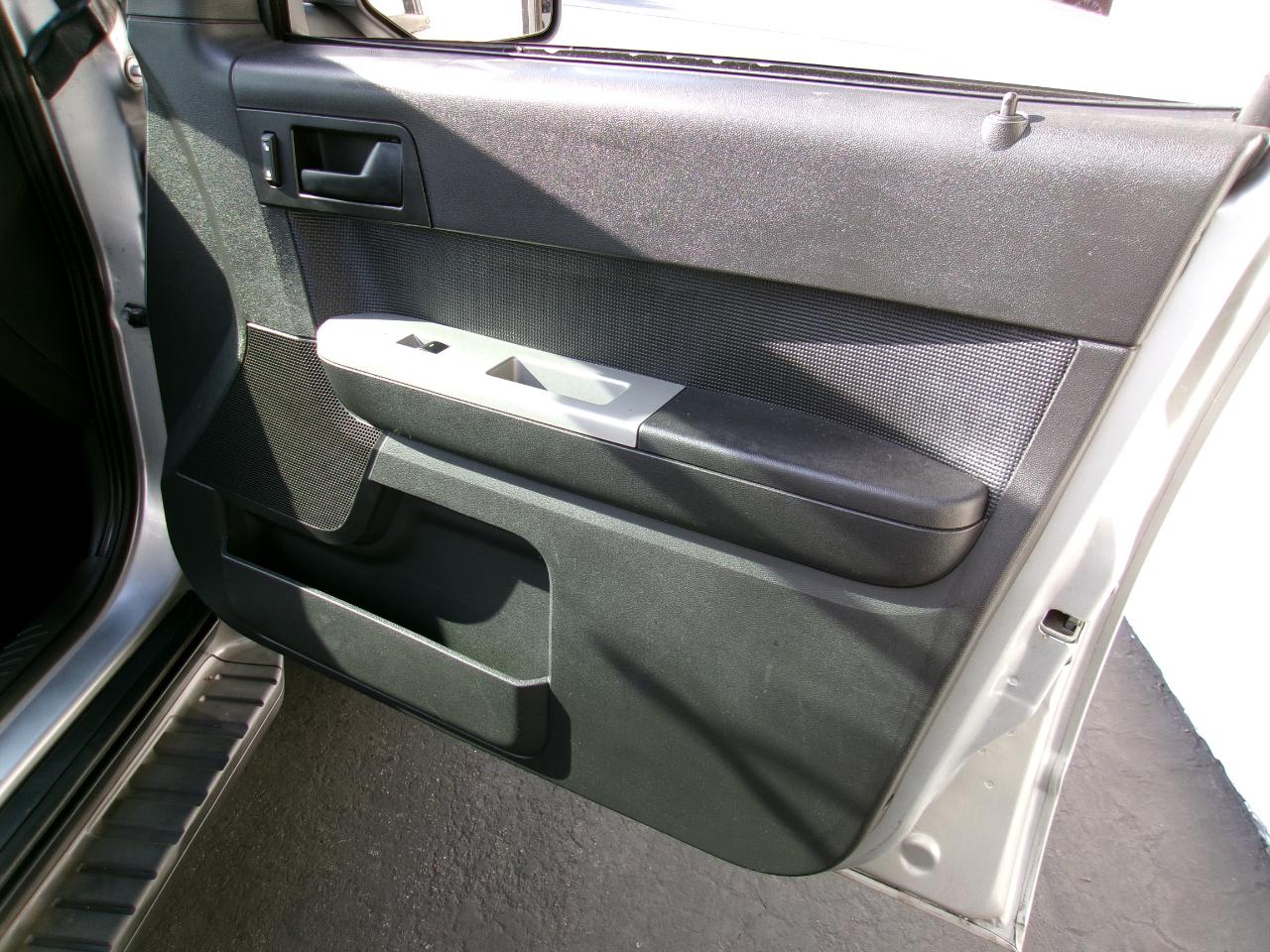 Ford Escape XLT FWD 2010