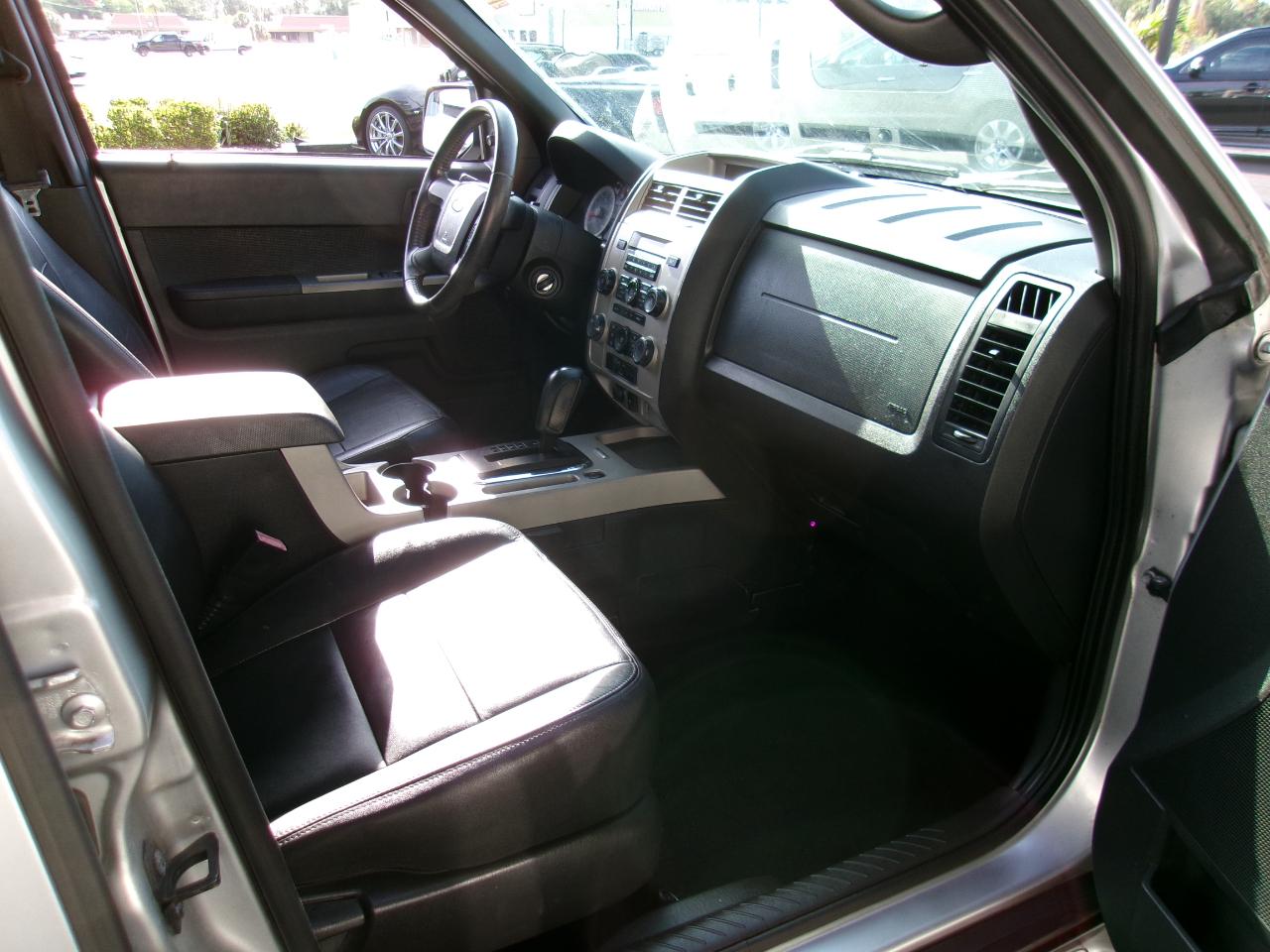 Ford Escape XLT FWD 2010