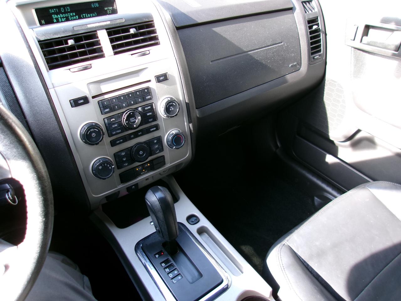 Ford Escape XLT FWD 2010