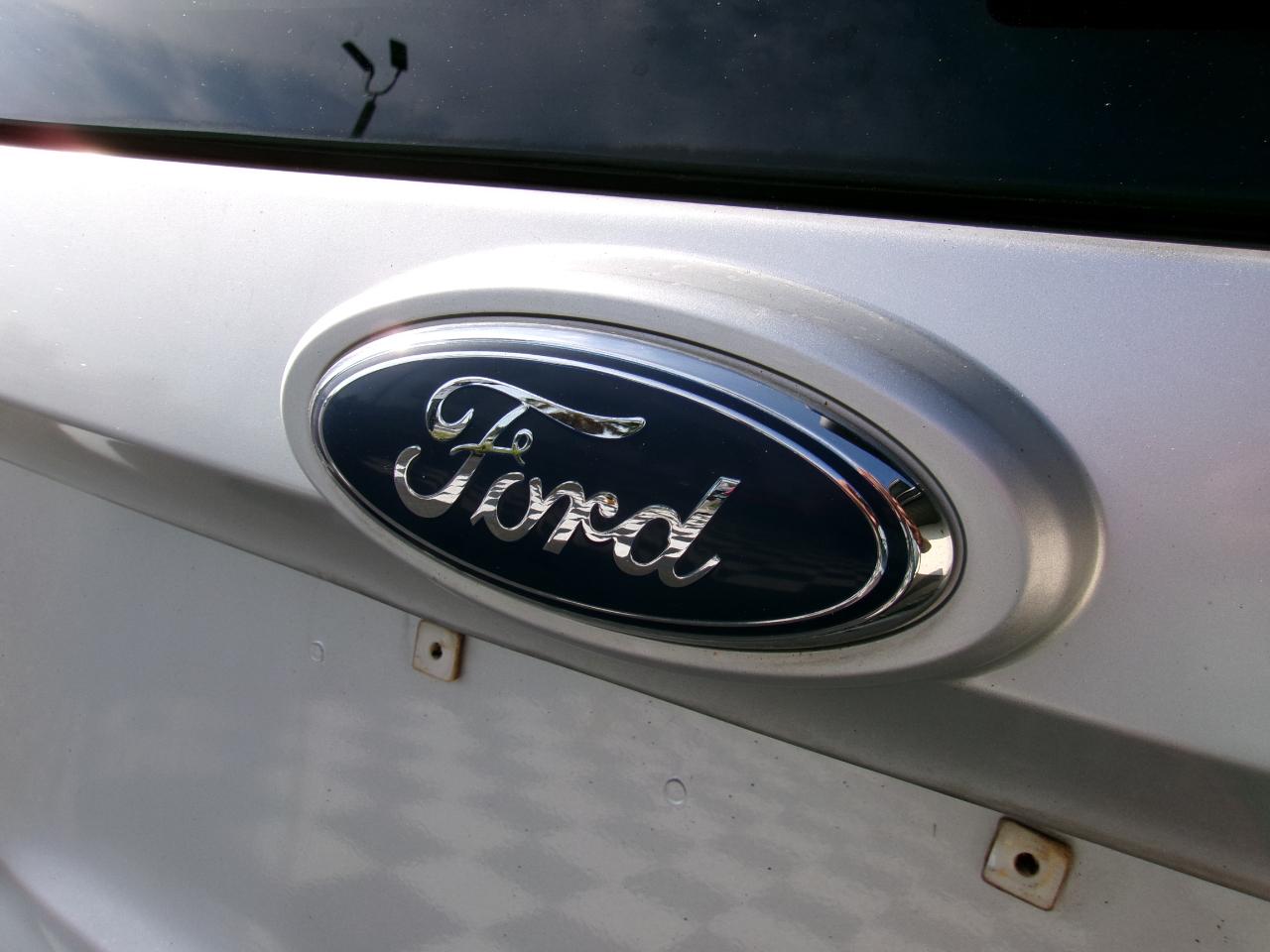 Ford Escape XLT FWD 2010