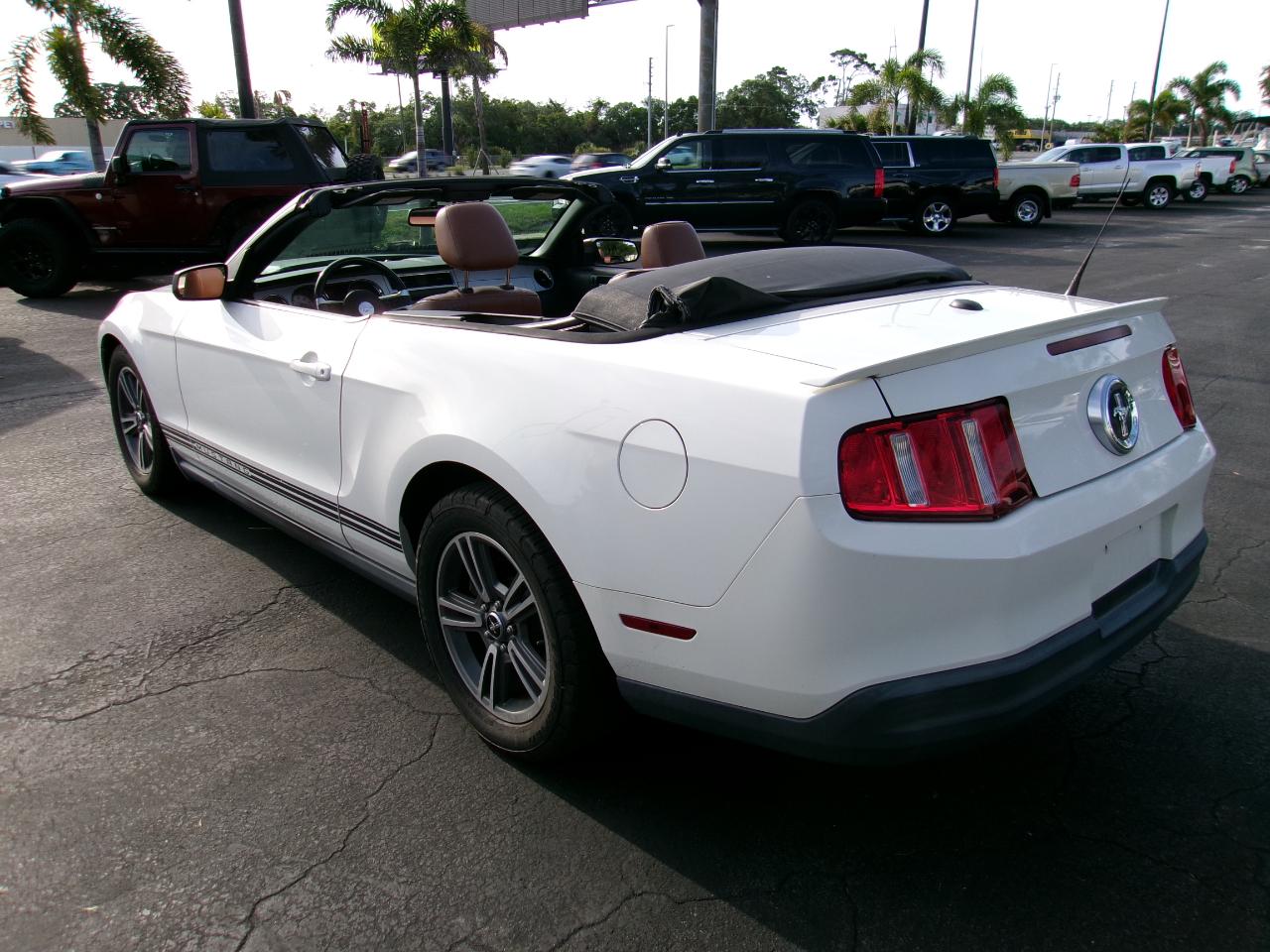 Ford Mustang V6 Convertible 2010