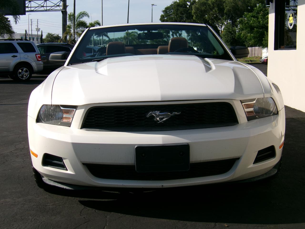 Ford Mustang V6 Convertible 2010