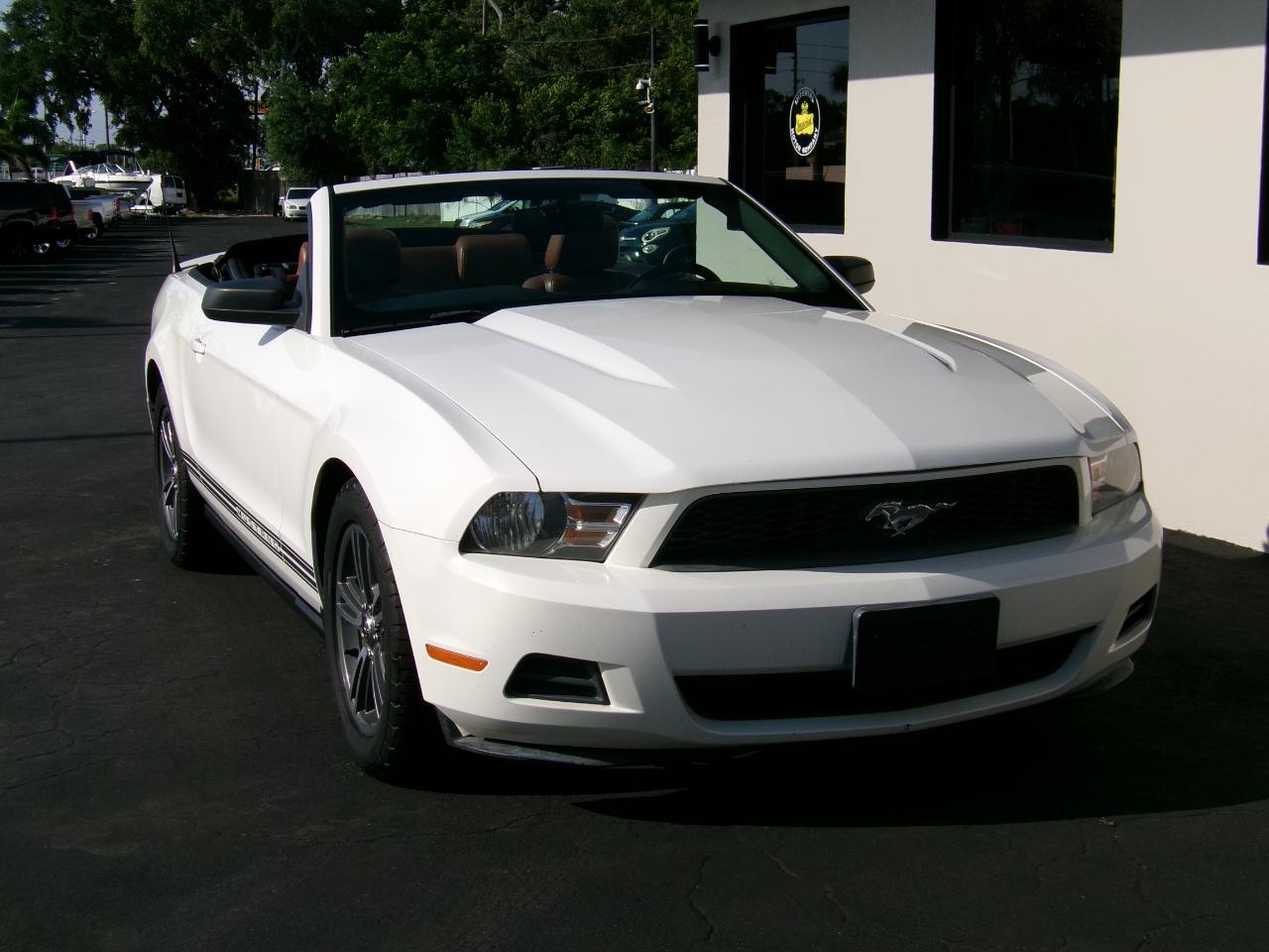 Ford Mustang V6 Convertible 2010