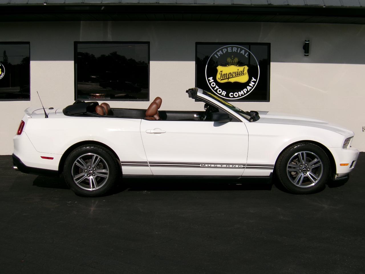 Ford Mustang V6 Convertible 2010