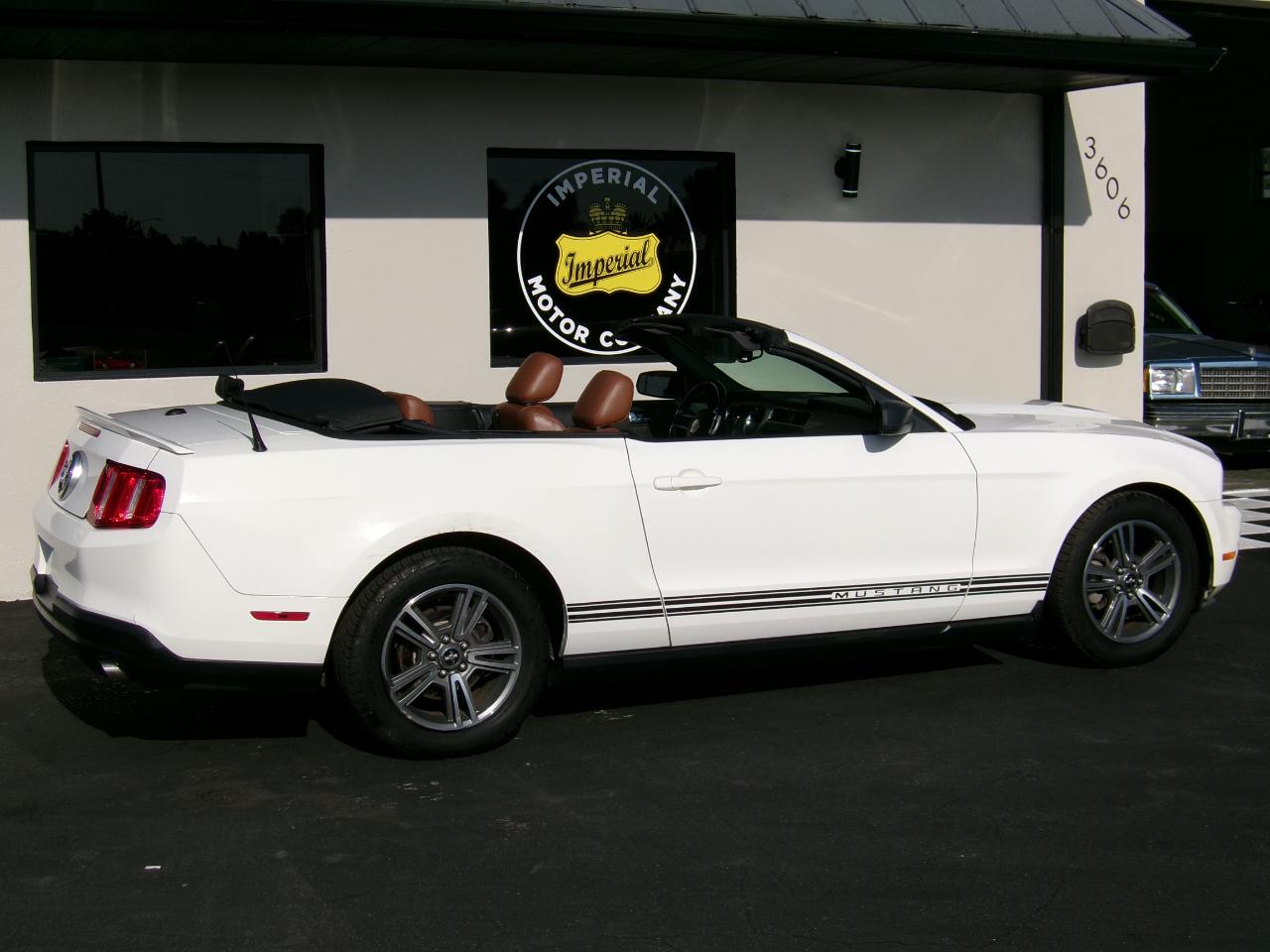 Ford Mustang V6 Convertible 2010