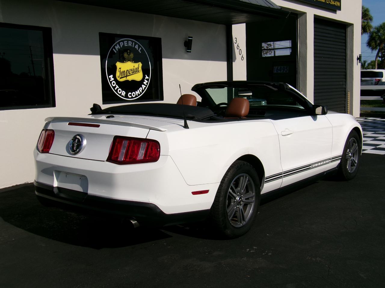 Ford Mustang V6 Convertible 2010