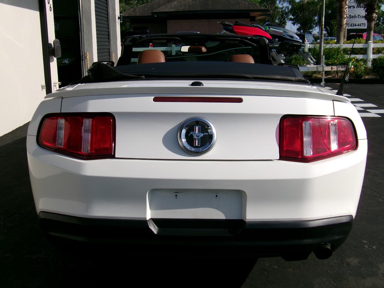 Ford Mustang V6 Convertible 2010