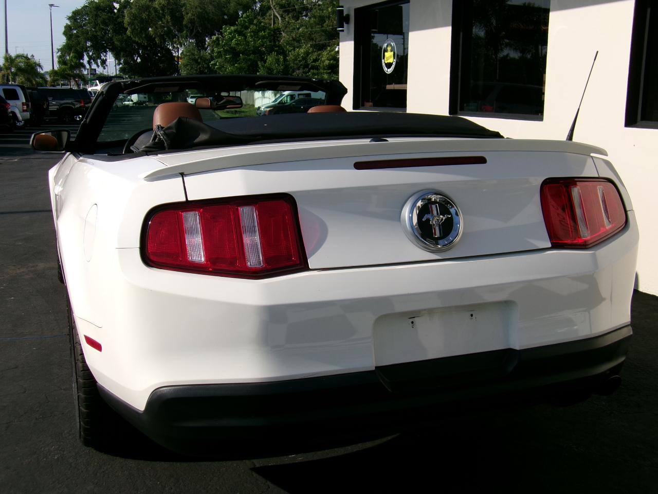 Ford Mustang V6 Convertible 2010