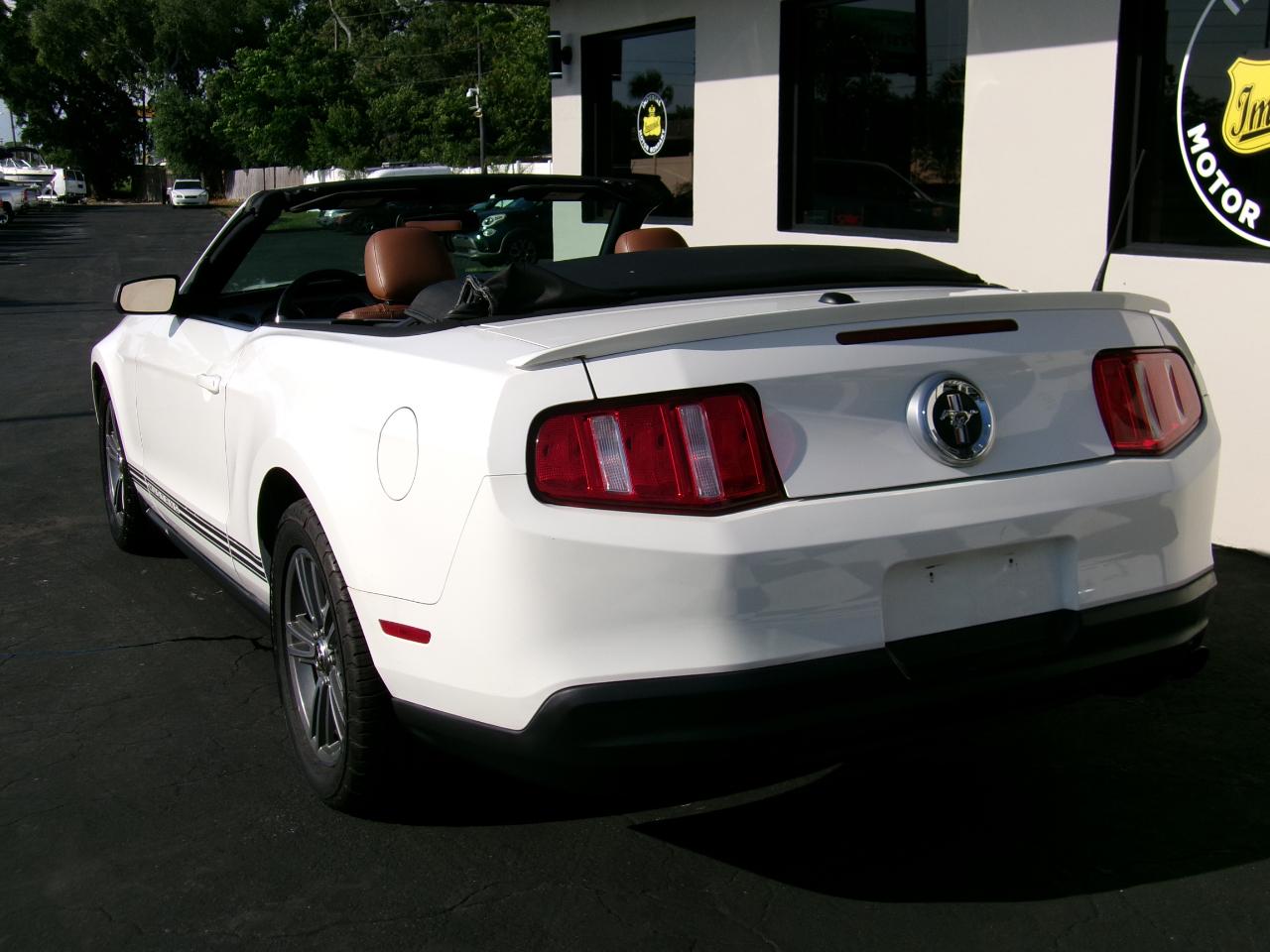 Ford Mustang V6 Convertible 2010