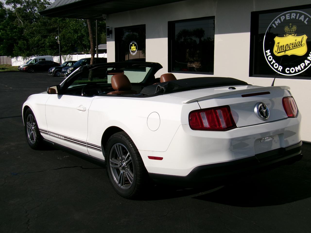 Ford Mustang V6 Convertible 2010