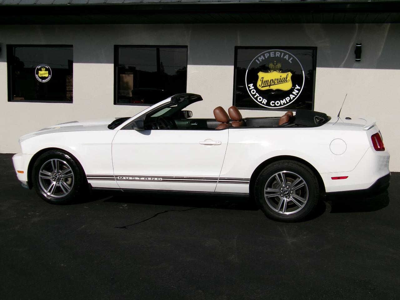 Ford Mustang V6 Convertible 2010