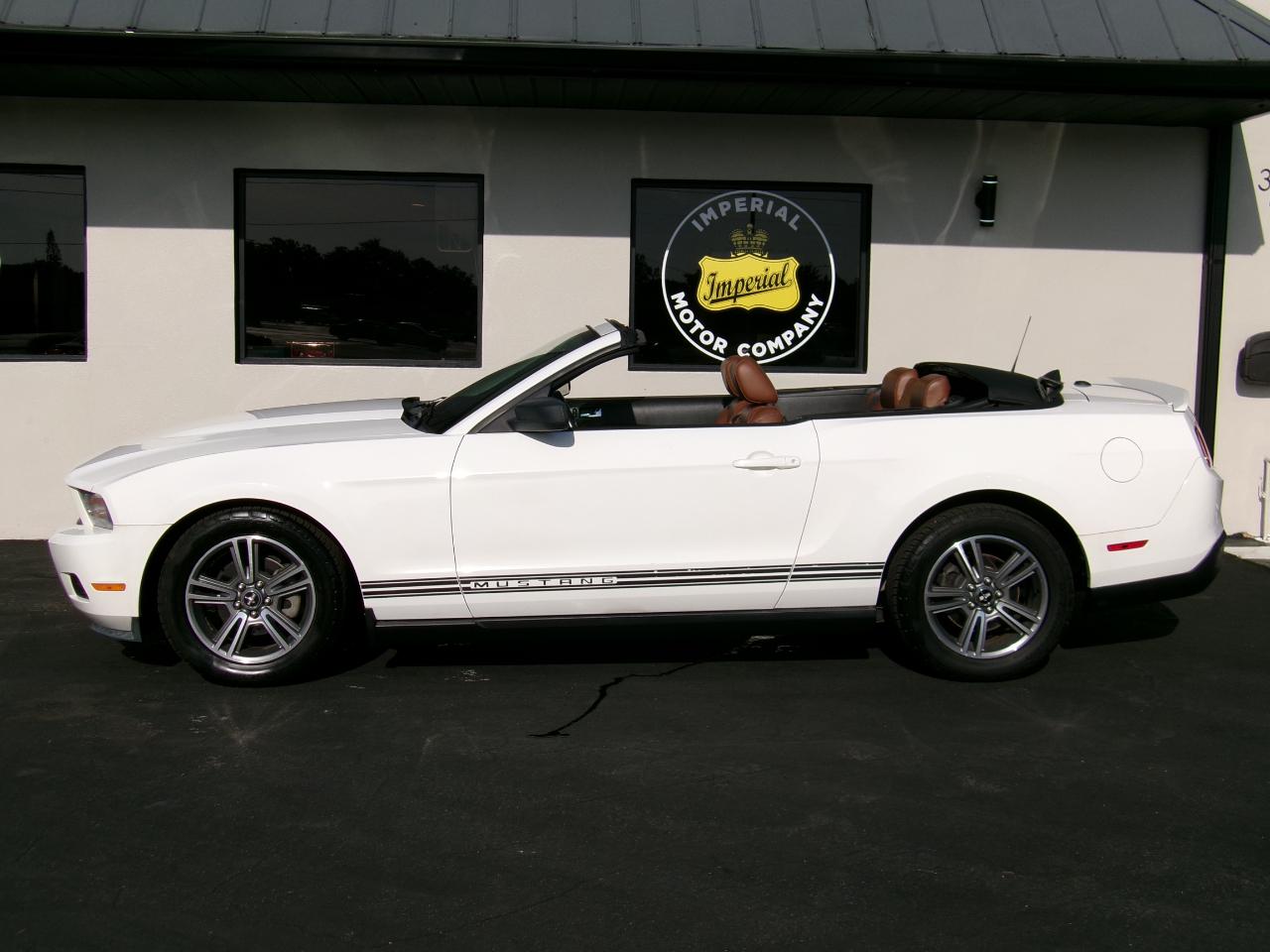 Ford Mustang V6 Convertible 2010