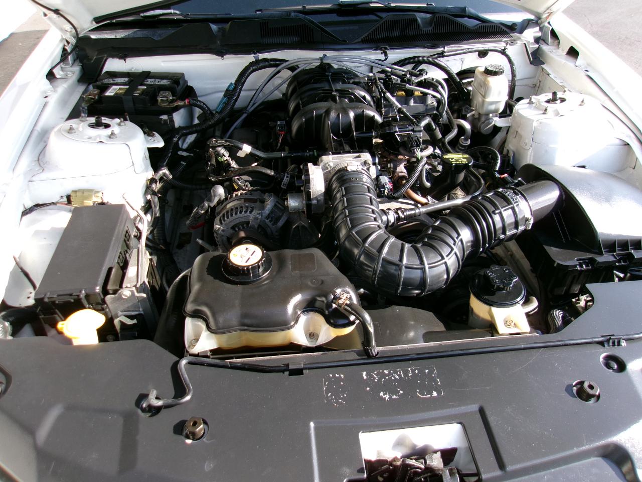 Ford Mustang V6 Convertible 2010