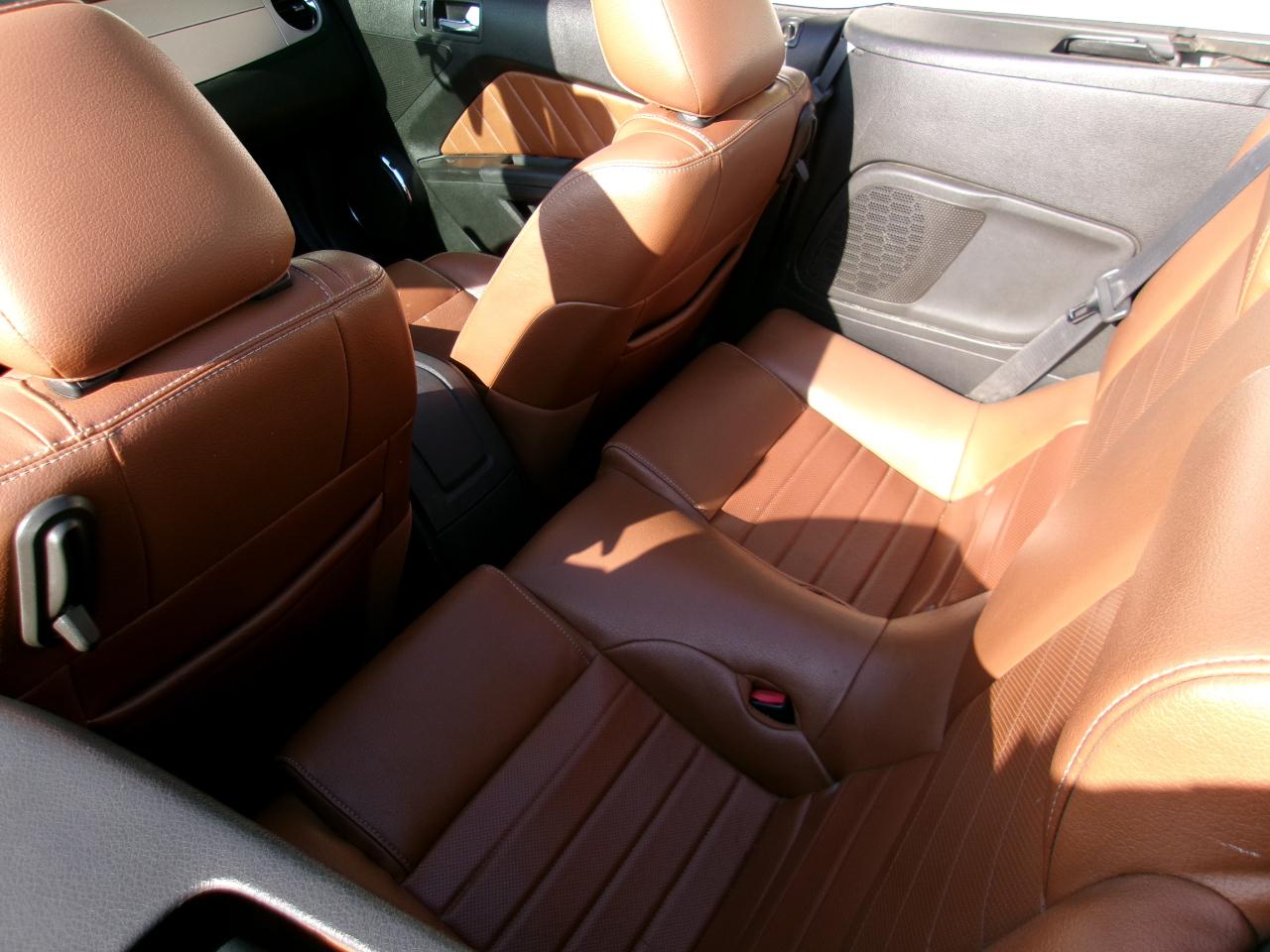 Ford Mustang V6 Convertible 2010