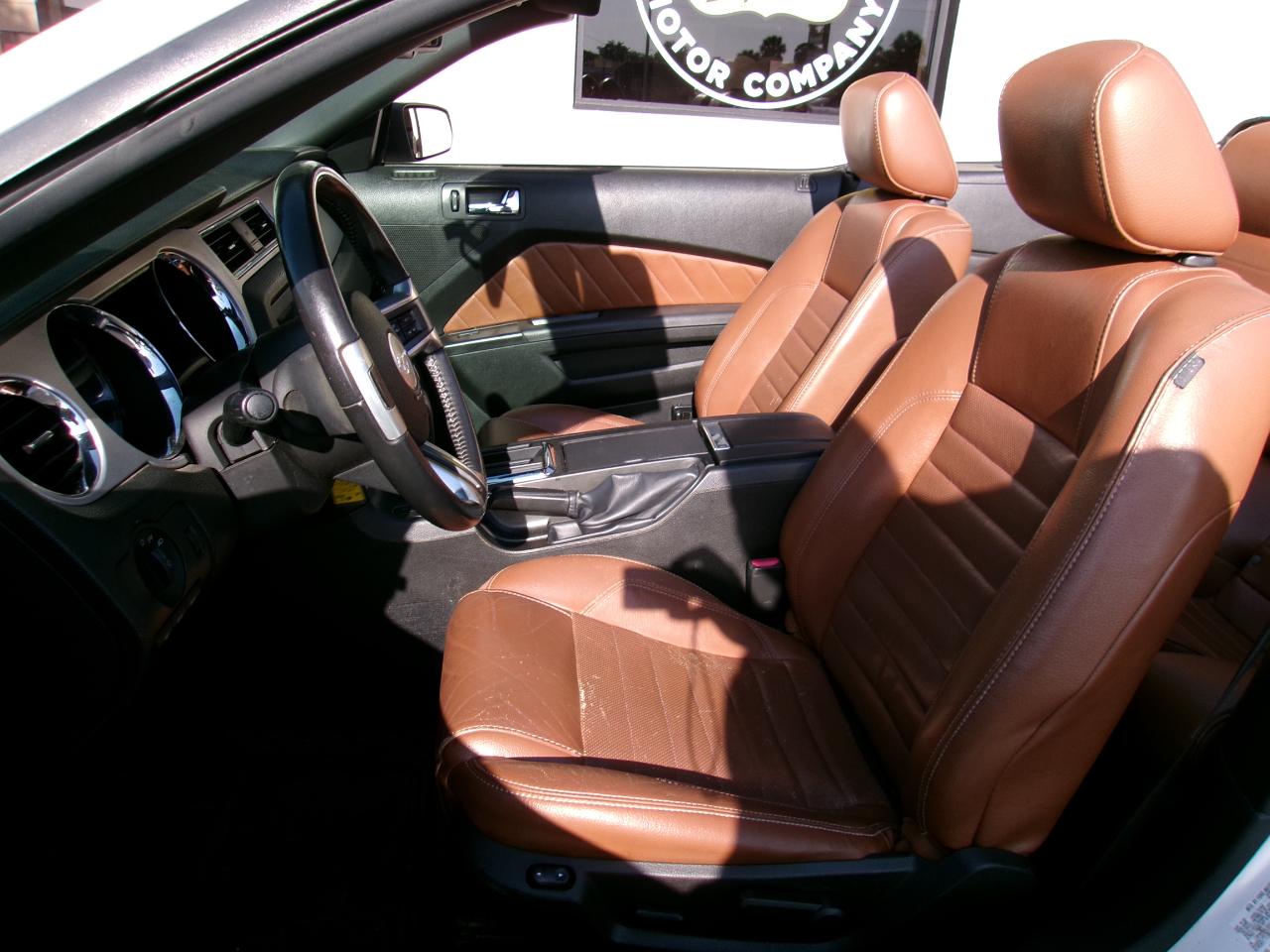 Ford Mustang V6 Convertible 2010