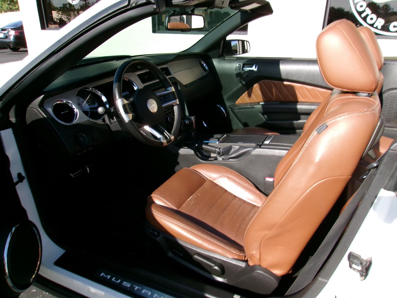 Ford Mustang V6 Convertible 2010