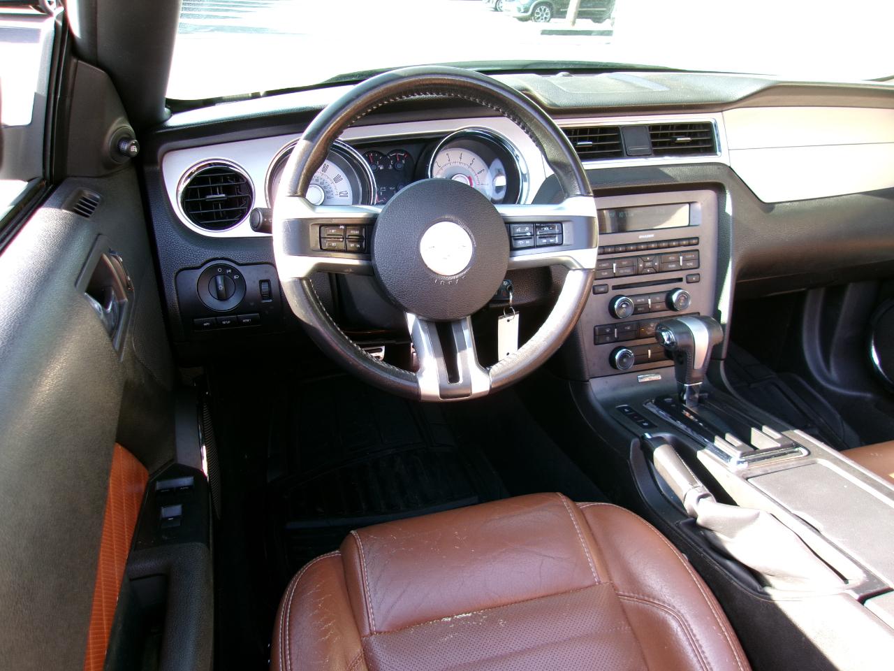 Ford Mustang V6 Convertible 2010