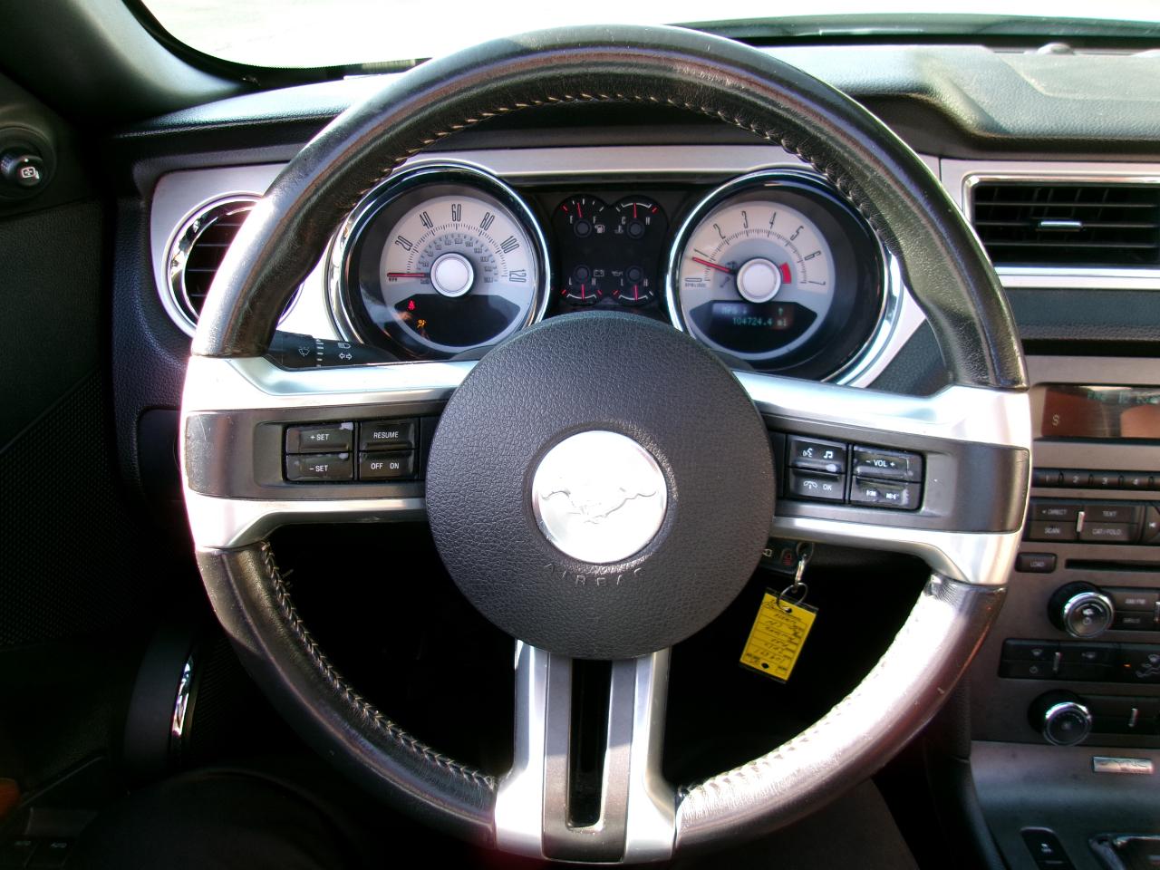 Ford Mustang V6 Convertible 2010