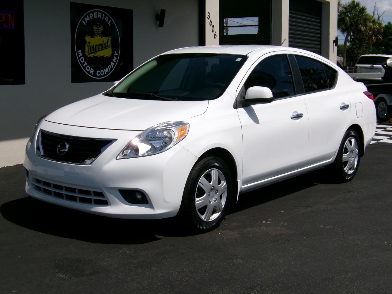 Nissan Versa 1.6 SV Sedan 2012