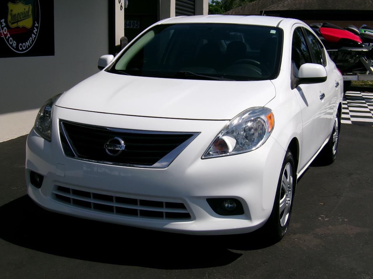 Nissan Versa 1.6 SV Sedan 2012
