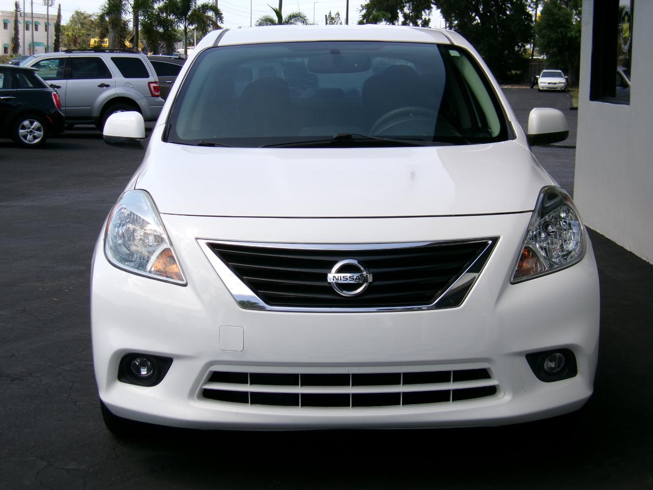 Nissan Versa 1.6 SV Sedan 2012