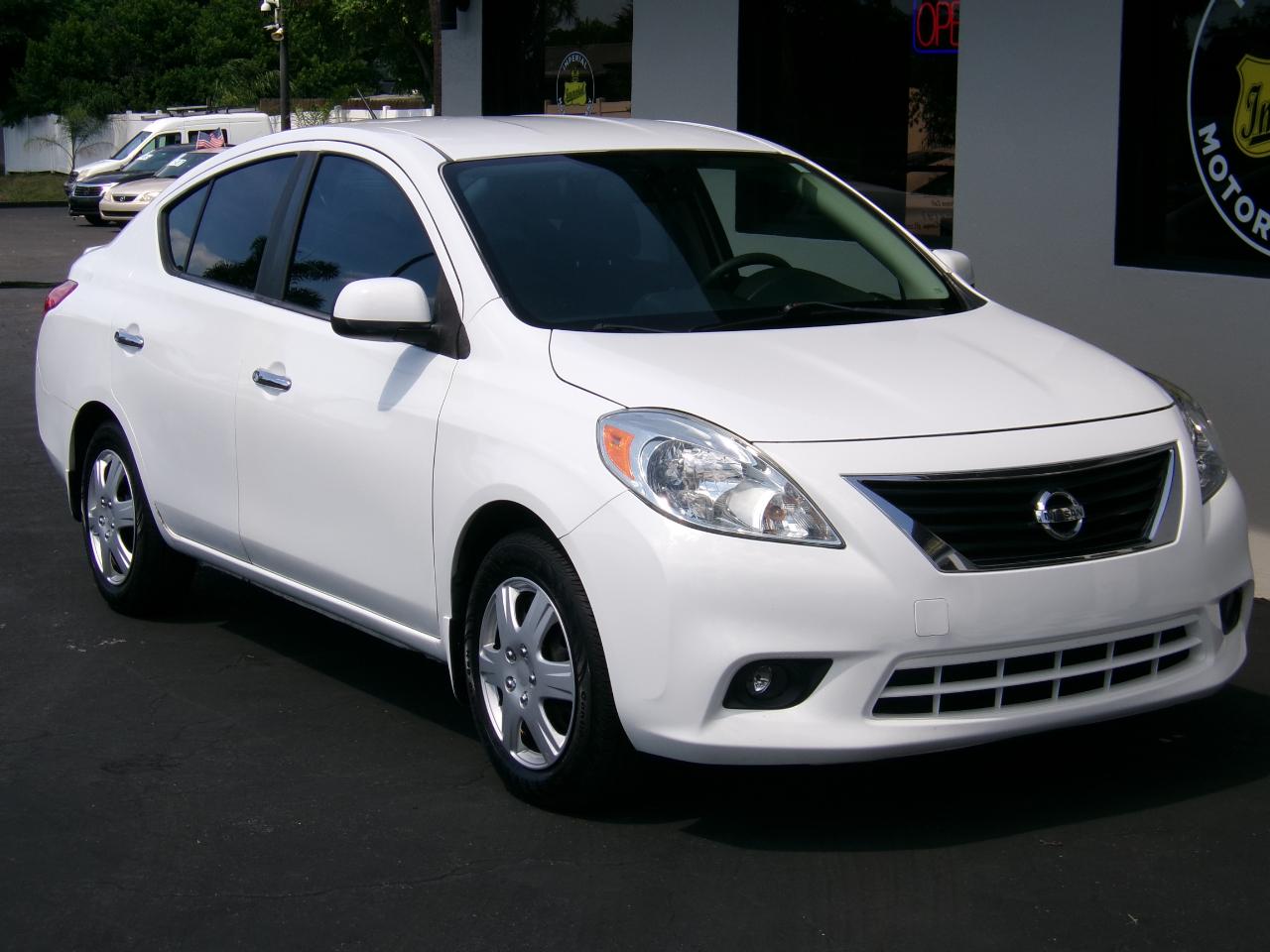 Nissan Versa 1.6 SV Sedan 2012