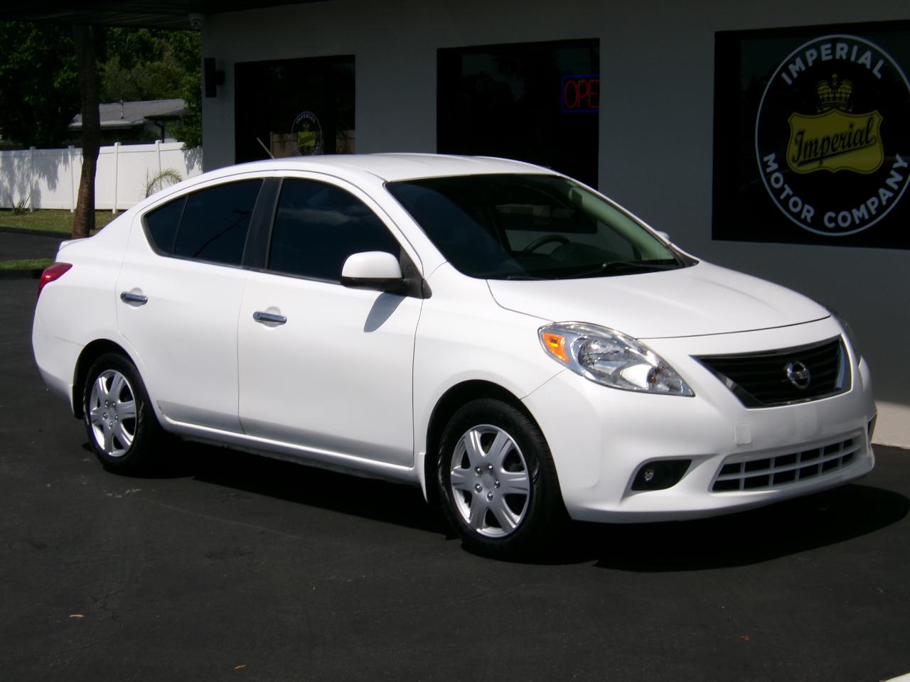 Nissan Versa 1.6 SV Sedan 2012