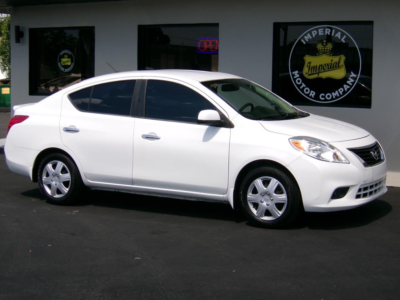 Nissan Versa 1.6 SV Sedan 2012