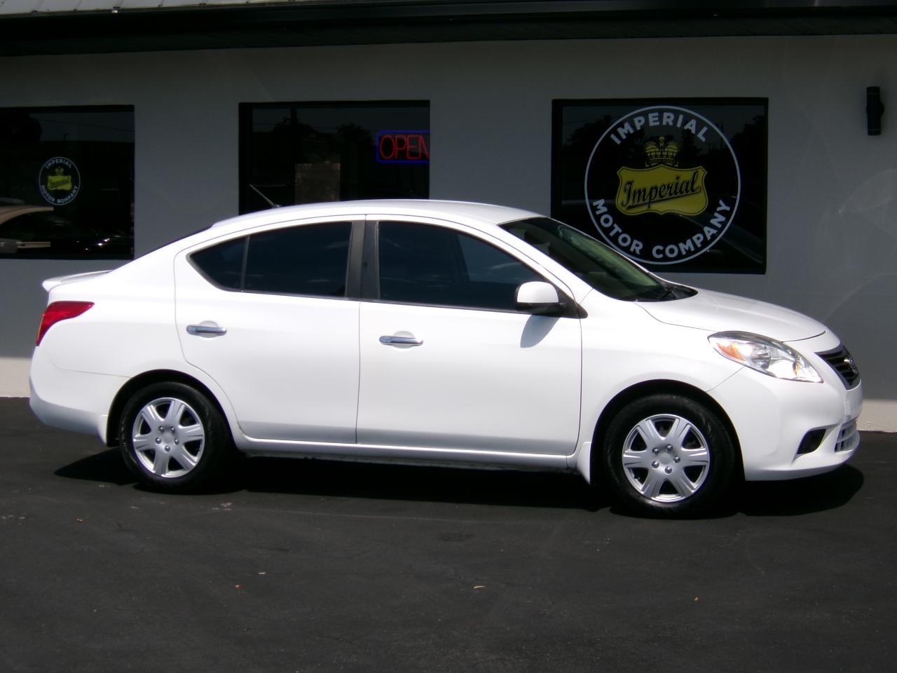 Nissan Versa 1.6 SV Sedan 2012